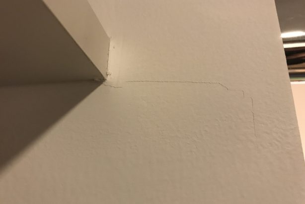 実践編 内壁にできるクラックの事前アナウンス お手入れ方法 リノベノシゴト