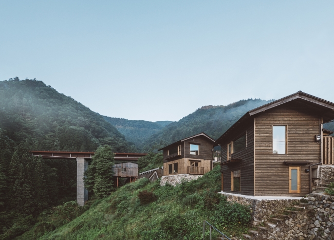 村全体がひとつのホテル「NIPPONIA 小菅 源流の村」新棟『崖の家』2020年8月7日（金）開業！