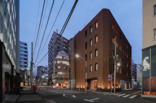 アート体験をきっかけに自身の変化を楽しむ「疲れに行くホテル」？！『BnA_WALL』が再開発で賑わう東京日本橋エリアにオープン